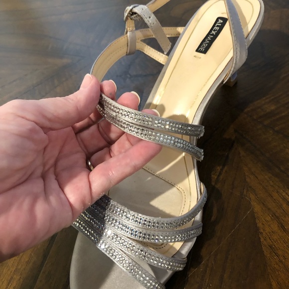ALEX MARIE Layona Strappy Rhinestone Kitten Heels Sz. 10M Silver/Lt Grey ❤️ - Picture 9 of 10